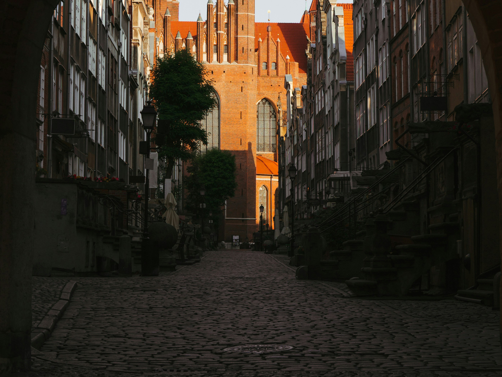 Poland: Witness to History